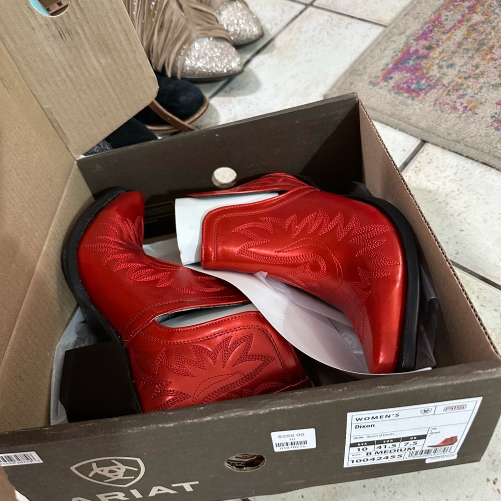 Ariat Women's Dixon Bold Red Ankle Booties